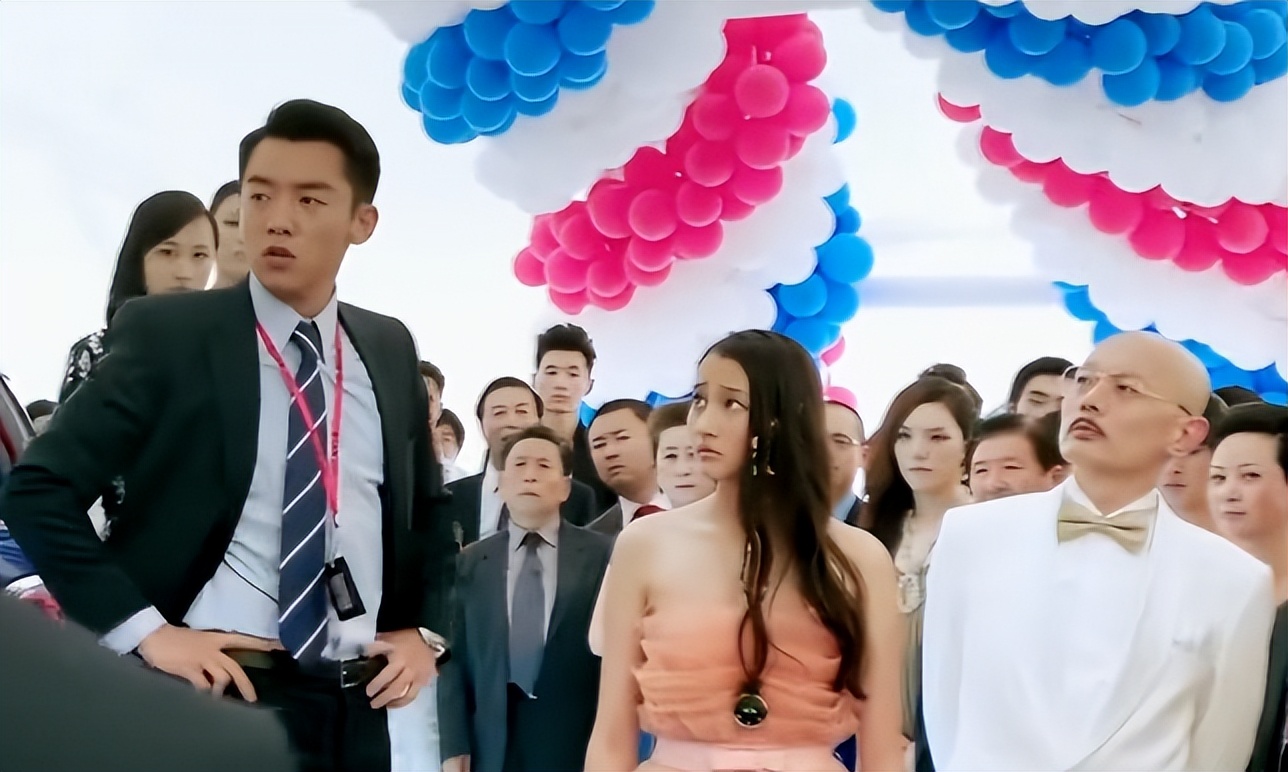 明星工资再次成为热点,_影视寒冬 明星收入暴跌 十八线演员困境
